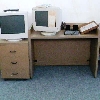 scrivania ufficio legno con cassettiera