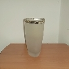 vaso triangolare in vetro satinato
