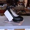 scarpa nera con tacco e cinturino